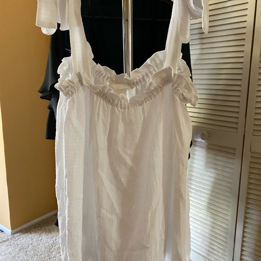 HM white tank top